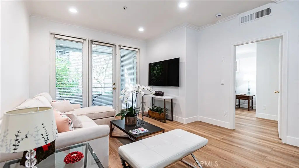 Residential Lease for rent at 2233 Martin 109, Irvine, Orange County, CA featuring 1 bed and 1 bath