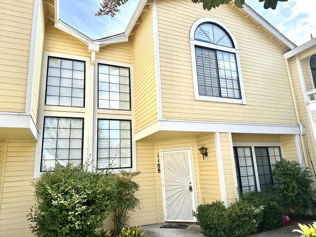 Condominium for sale at 1108 Devonwood, Hercules, CA featuring 2 beds and 3 baths