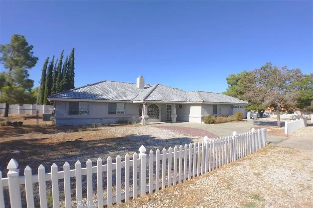 18296 Fairburn, Hesperia, CA — listing photo 1