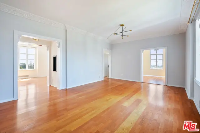 1314 N HAYWORTH Avenue 502, West Hollywood, CA — listing photo 1