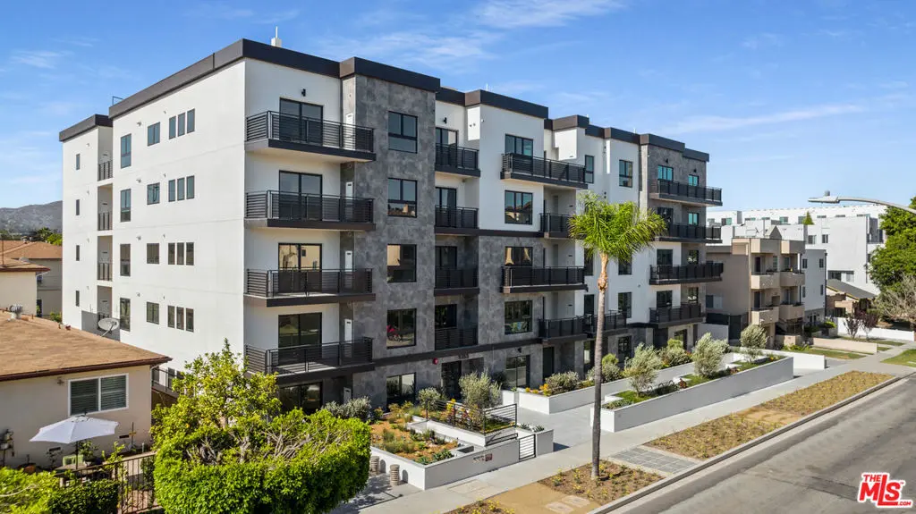 5153 Maplewood Avenue 107, Los Angeles, CA — listing photo 1