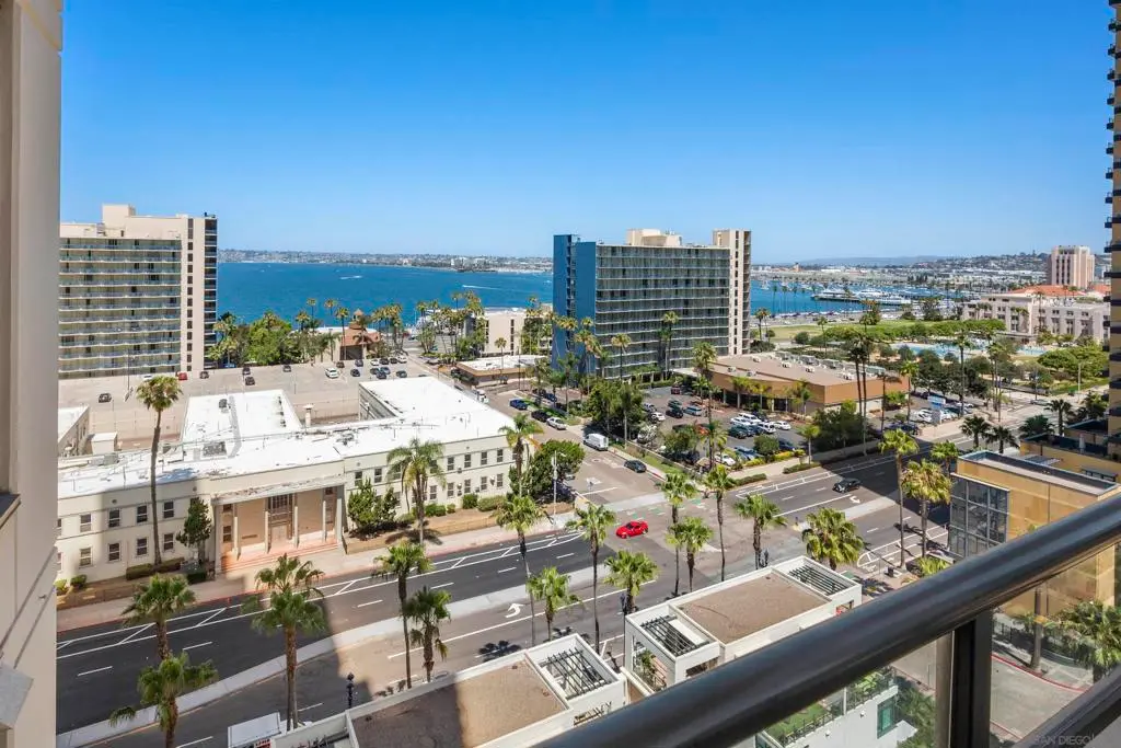 Single Family Residence for rent at 1205 Pacific Highway 1203, San Diego, CA featuring 2 beds and 2 baths