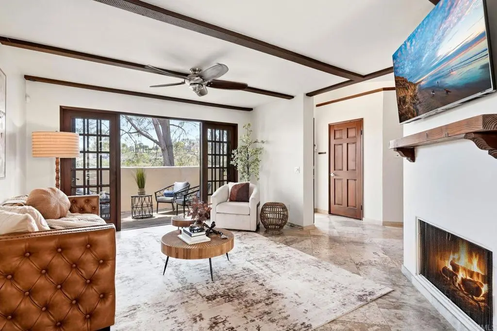 Townhouse for rent at 8608 Villa La Jolla Drive 4, La Jolla, CA featuring 2 beds and 3 baths