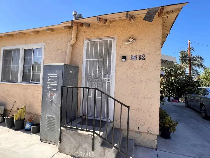Duplex for rent at 3832 Idaho, Baldwin Park, CA featuring 1 bed and 1 bath