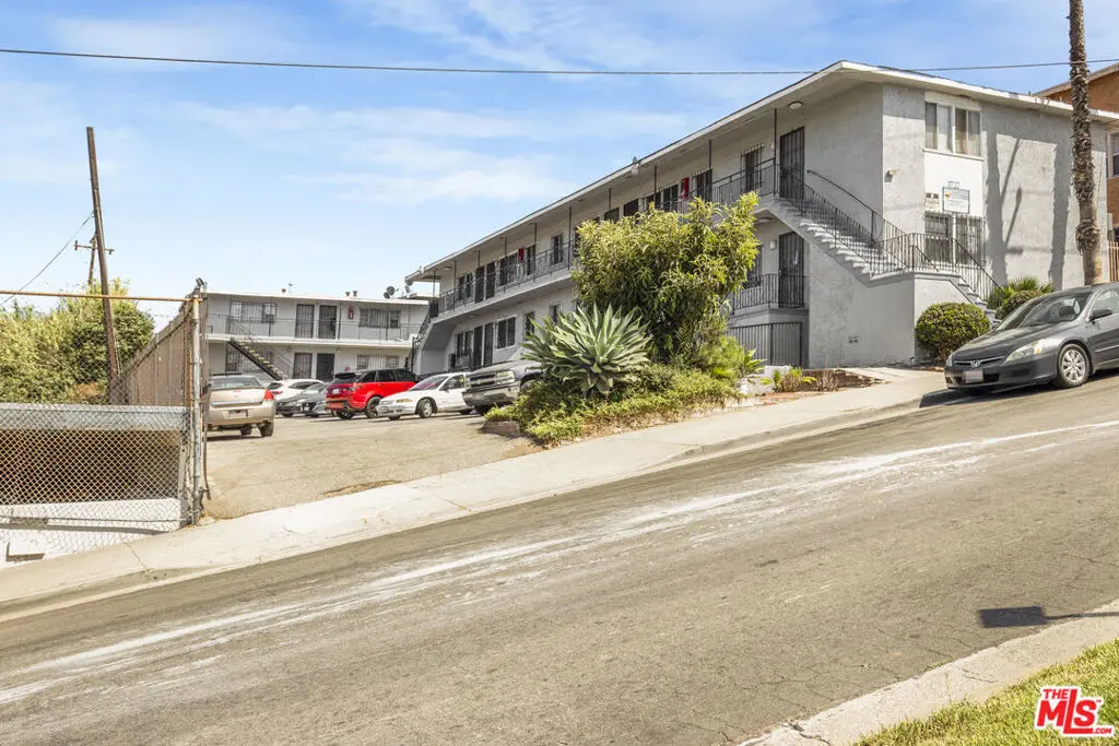 Residential Income for sale at 11718 S Budlong Avenue, Los Angeles, CA featuring 16 beds and 16 baths