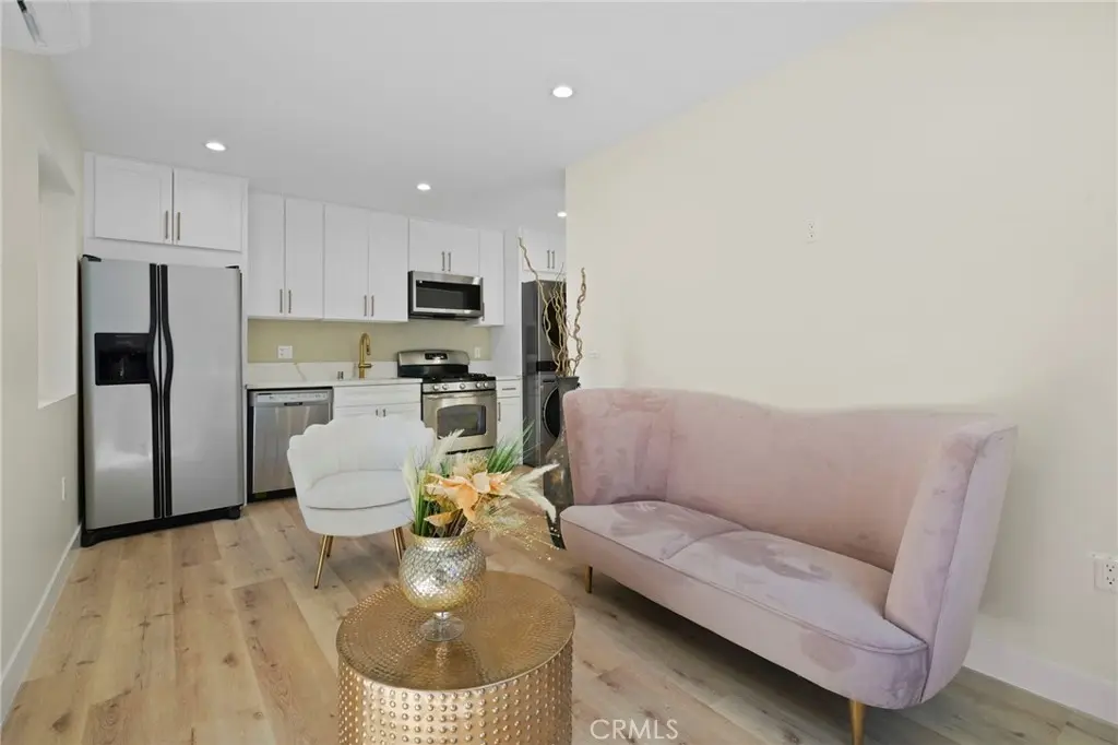 21703 Costanso, Woodland Hills, CA — listing photo 1