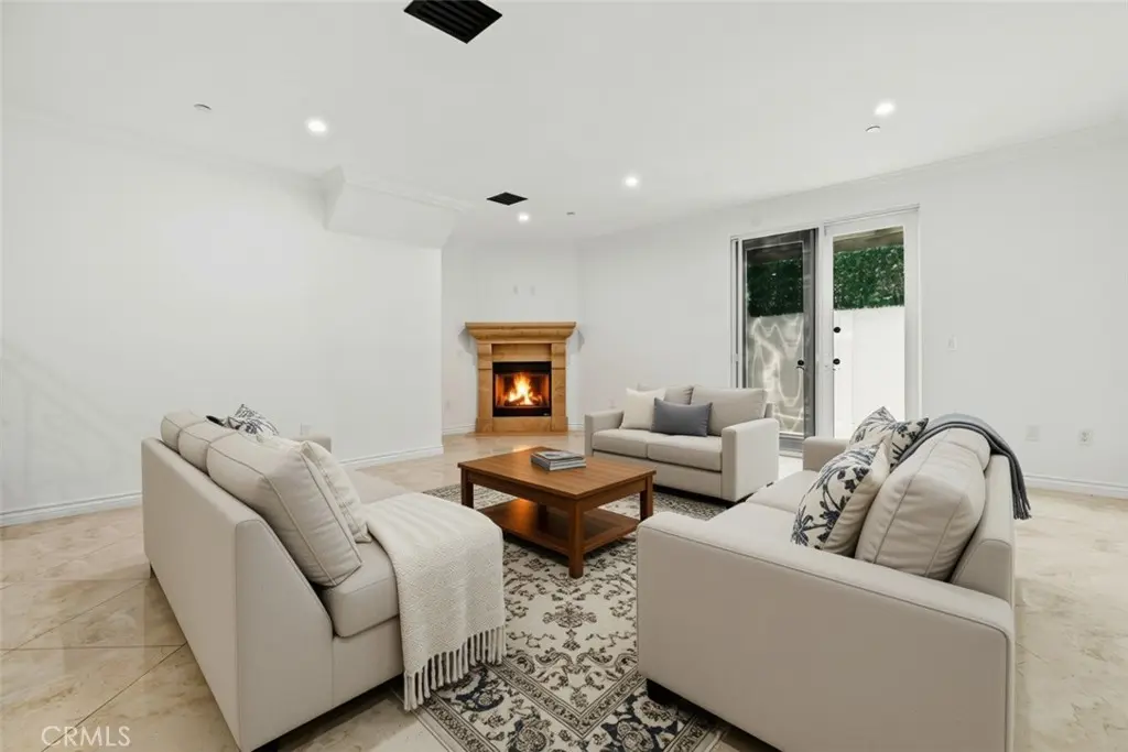 Condominium for sale at 333 Milford Street 105, Glendale, CA featuring 2 beds and 3 baths