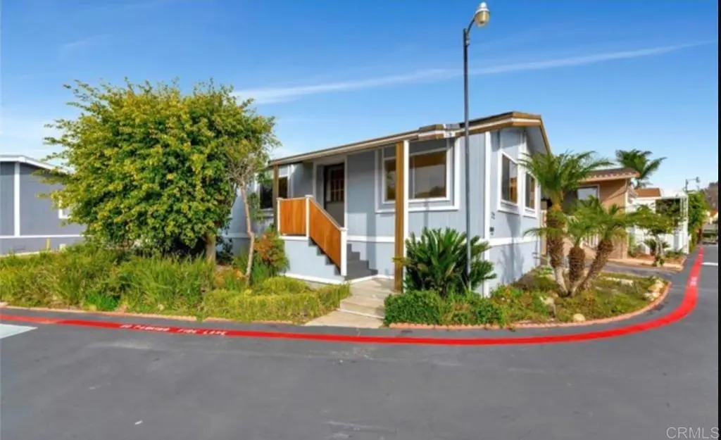 400 N MELROSE Drive 22, Vista, CA — listing photo 1