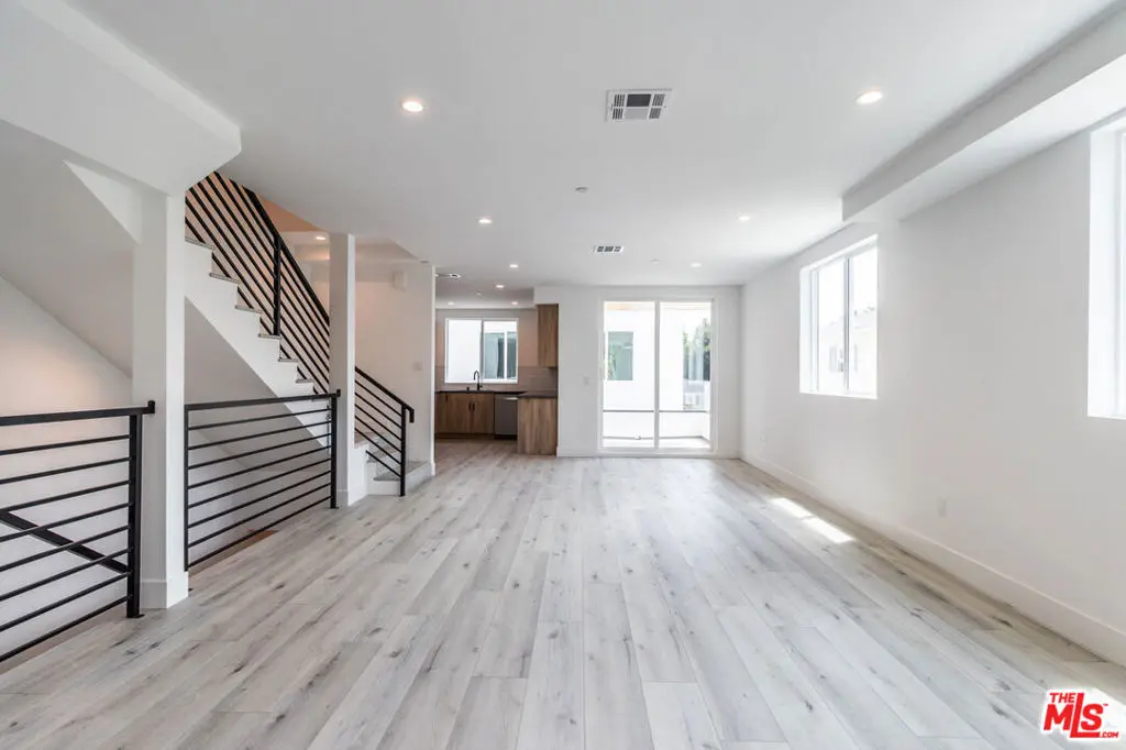 4293 Tujunga Avenue 1/2, Studio City, CA — listing photo 1