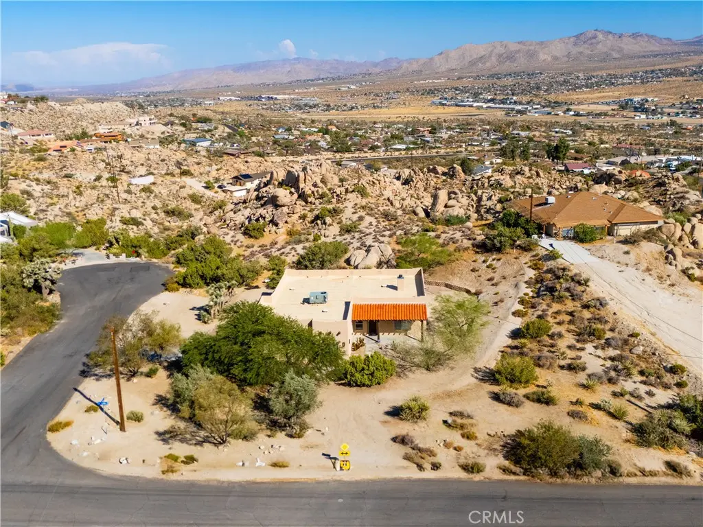 6231 Mirlo, Yucca Valley, CA — listing photo 1