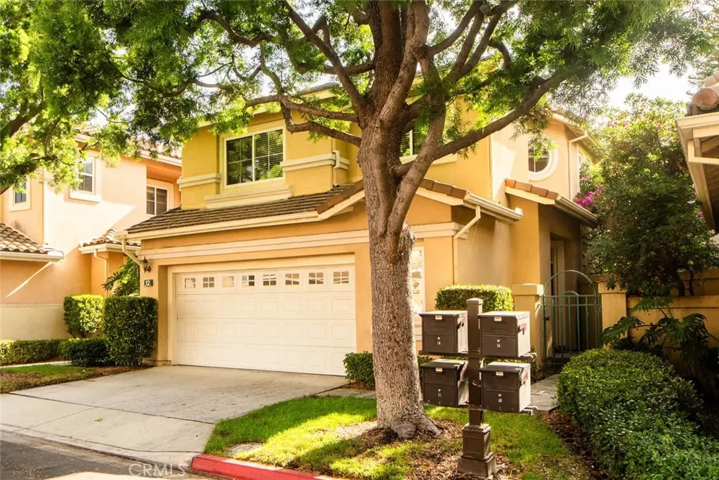Residential Lease for rent at 12 Santa Monica, Irvine, Orange County, CA featuring 3 beds and 3 baths