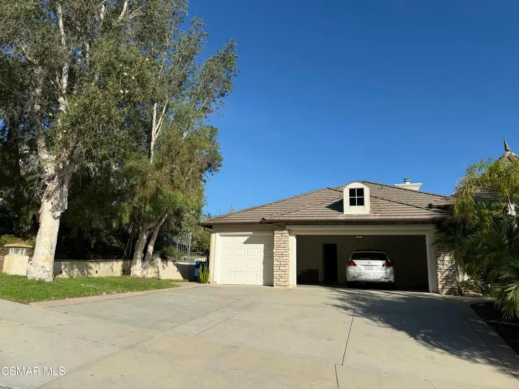 Residential Lease for rent at 477 Via Gregorio, Newbury Park, Ventura County, CA featuring 4 beds and 3 baths