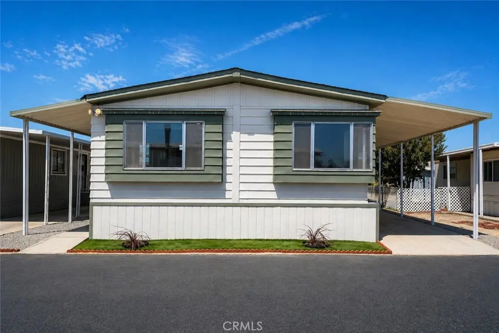 Manufactured In Park for sale at 530 W Devonshire Avenue 19, Hemet, CA featuring 2 beds and 2 baths