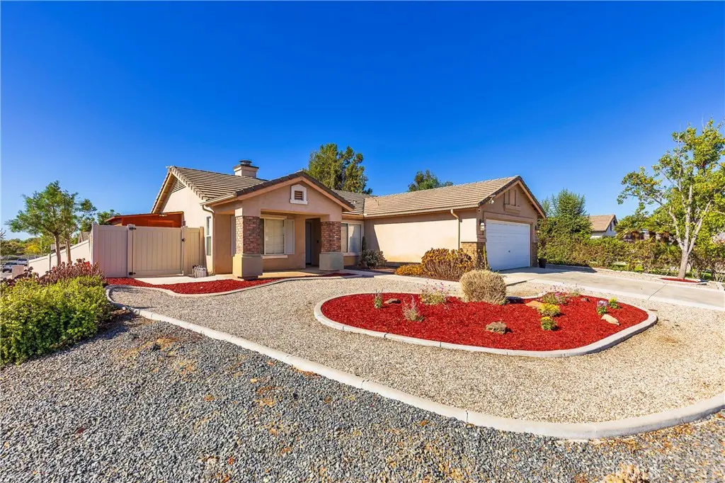 31529 Amsterdam, Winchester, CA — listing photo 1