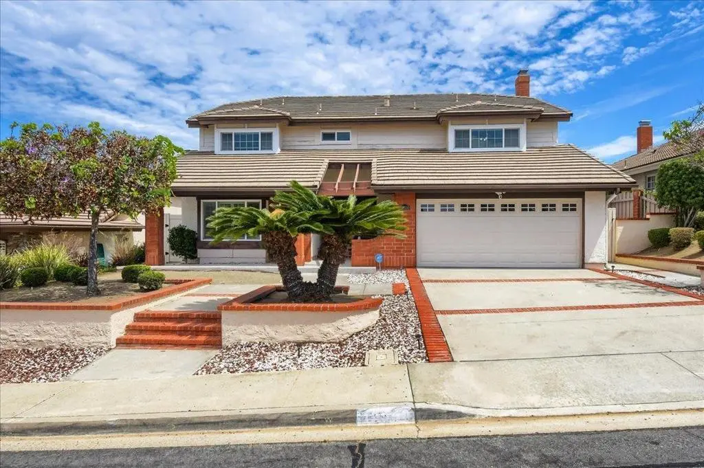 Single Family Residence for sale at 12550 Shropshire Ln, San Diego, CA featuring 5 beds and 3 baths