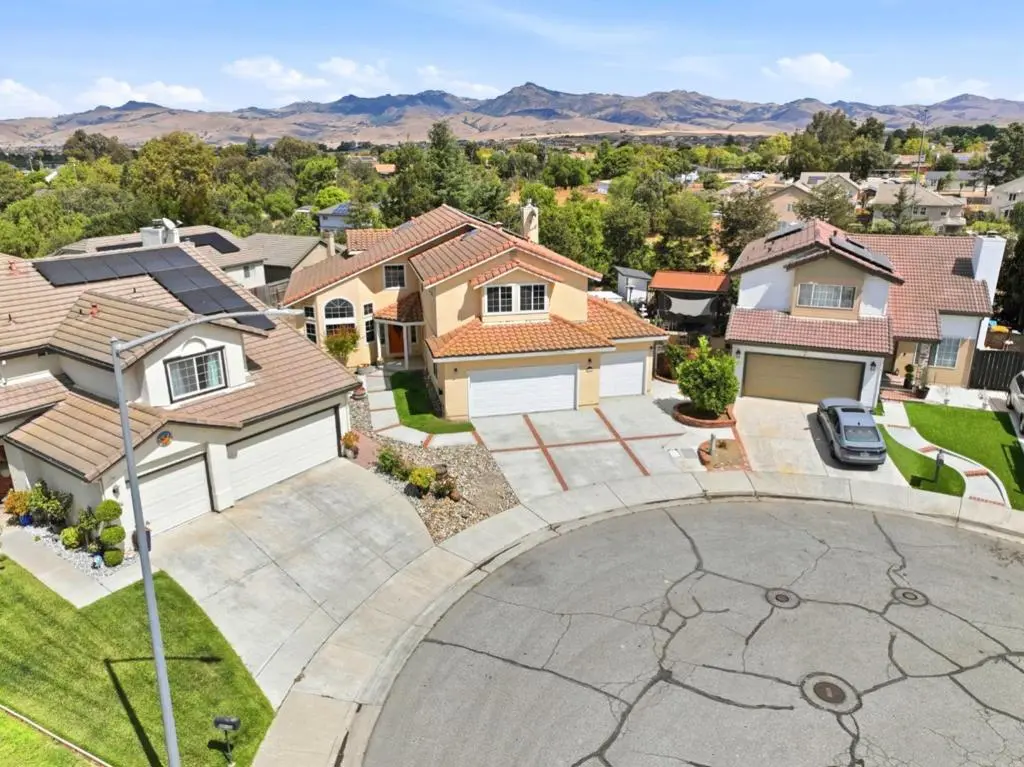 Single Family Residence for sale at 1641 El Camino De Vida, Hollister, CA featuring 4 beds and 3 baths