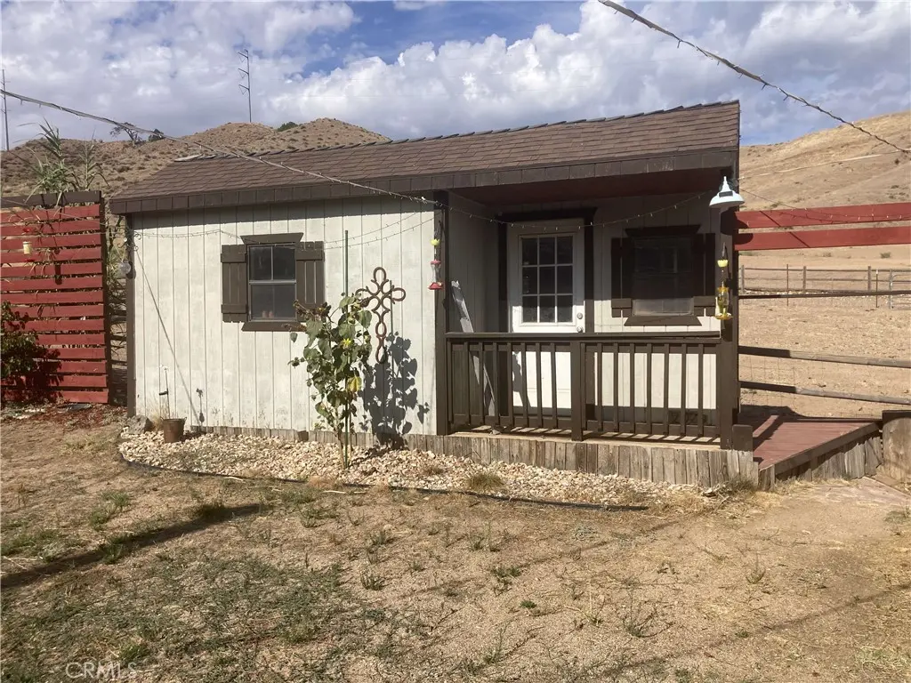 Manufactured On Land for sale at 17111 Tehachapi Willowsprings, Tehachapi, CA featuring 3 beds and 2 baths