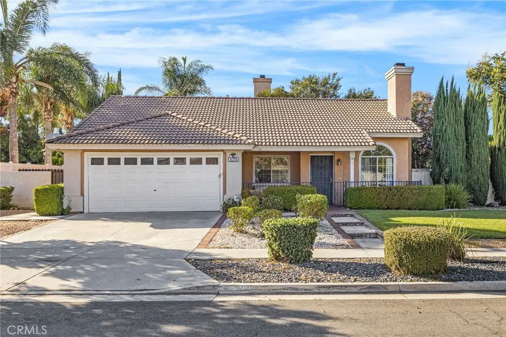 Single Family Residence for sale at 1078 Cornerstone Way, Corona, CA featuring 3 beds and 2 baths