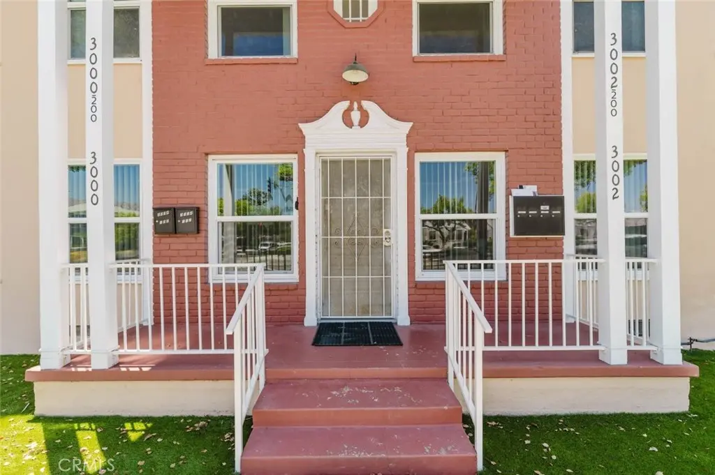 Condominium for rent at 3002 W Victory Boulevard 200, Burbank, CA featuring 2 beds and 1 bath