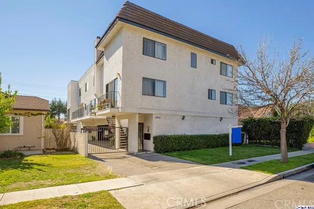 Townhouse for rent at 464 W Lexington Drive 3, Glendale, CA featuring 2 beds and 2 baths