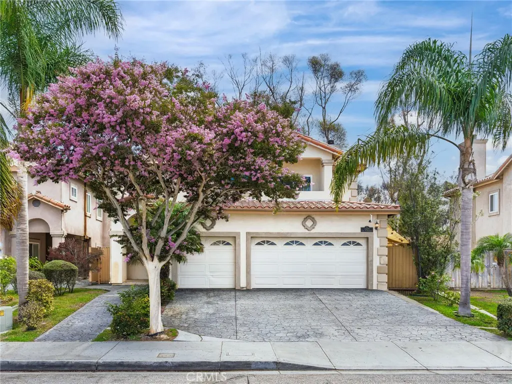 12108 S La Cienega, Hawthorne, CA — listing photo 1