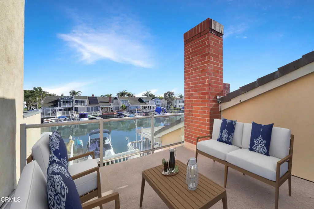 Single Family Residence for sale at 2010 Kingsbridge Way, Oxnard, CA featuring 4 beds and 3 baths