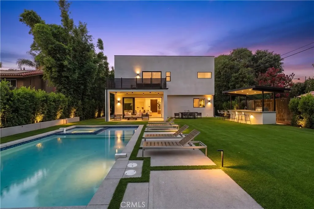 Single Family Residence for rent at 22816 Erwin, Los Angeles, CA featuring 5 beds and 6 baths