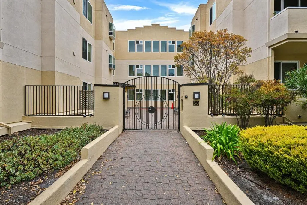Condominium for sale at 30 Lorton Avenue 303, Burlingame, CA featuring 2 beds and 2 baths
