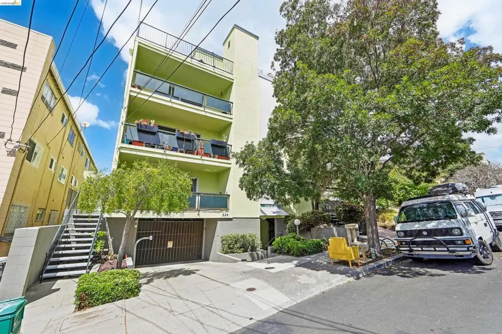 Condominium for sale at 321 Warwick Ave 303, Oakland, CA featuring 1 bed and 1 bath