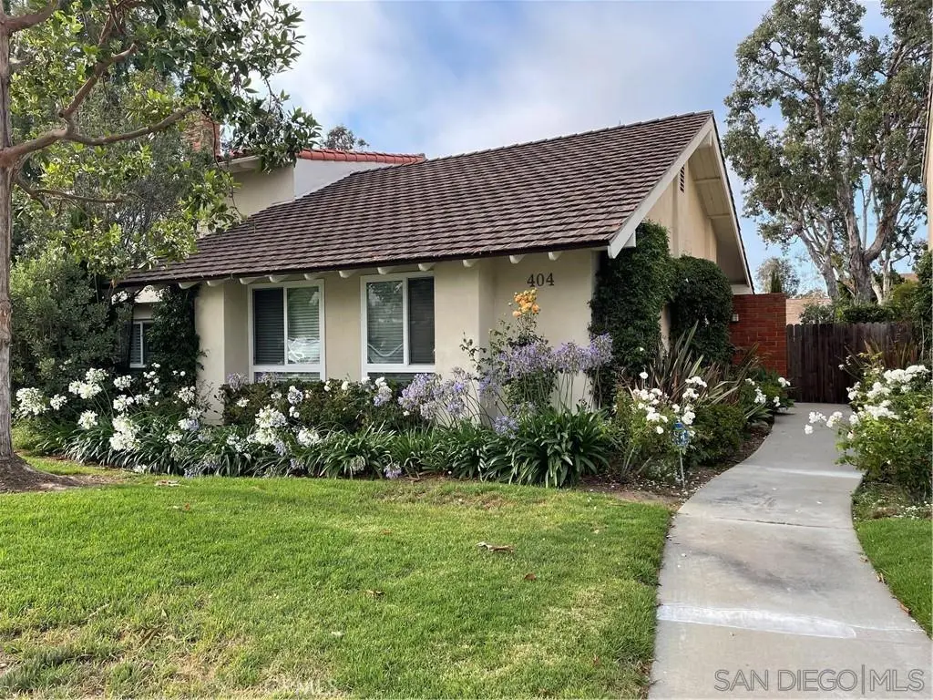 Residential Lease for rent at 404 Vista Suerte, Newport Beach, Orange County, CA featuring 3 beds and 2 baths