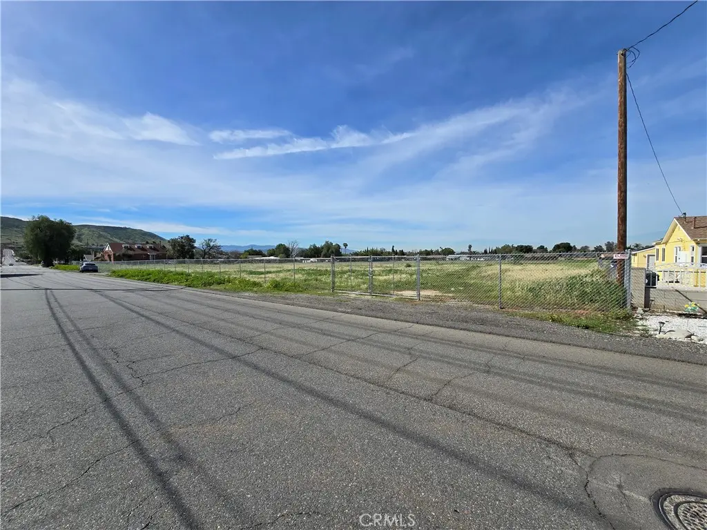 4511 Tyrolite, Riverside, CA — listing photo 1