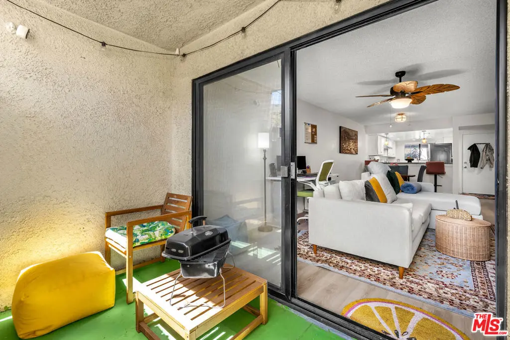 620 W Hyde Park Boulevard 111, Inglewood, CA — listing photo 1