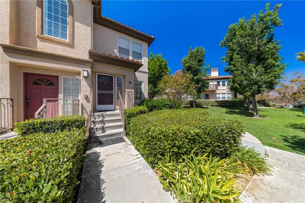 Condominium for rent at 147 Montana Del Lago, Rancho Santa Margarita, CA featuring 3 beds and 3 baths