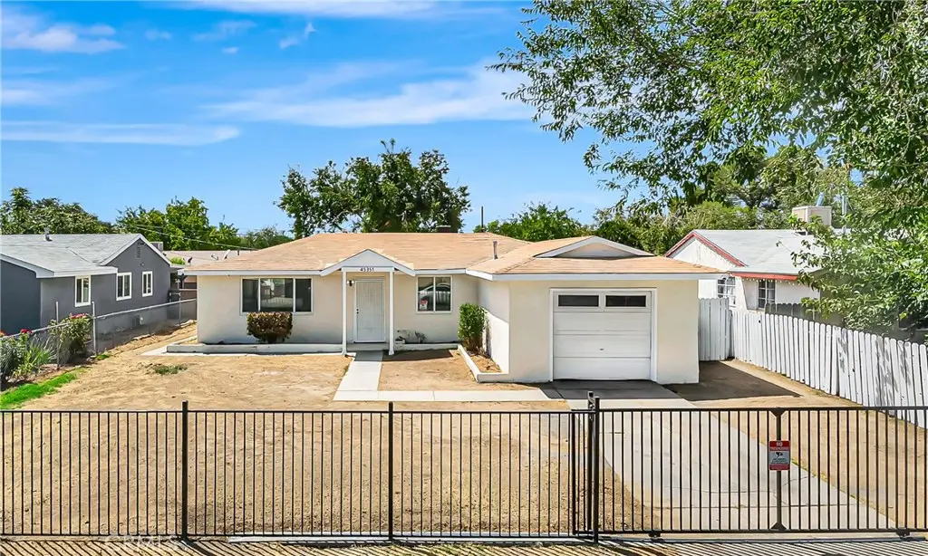 45351 Kingtree, Lancaster, CA — listing photo 1