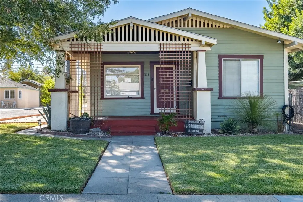 Single Family Residence for rent at 812 S Howard, Corona, CA featuring 2 beds and 1 bath