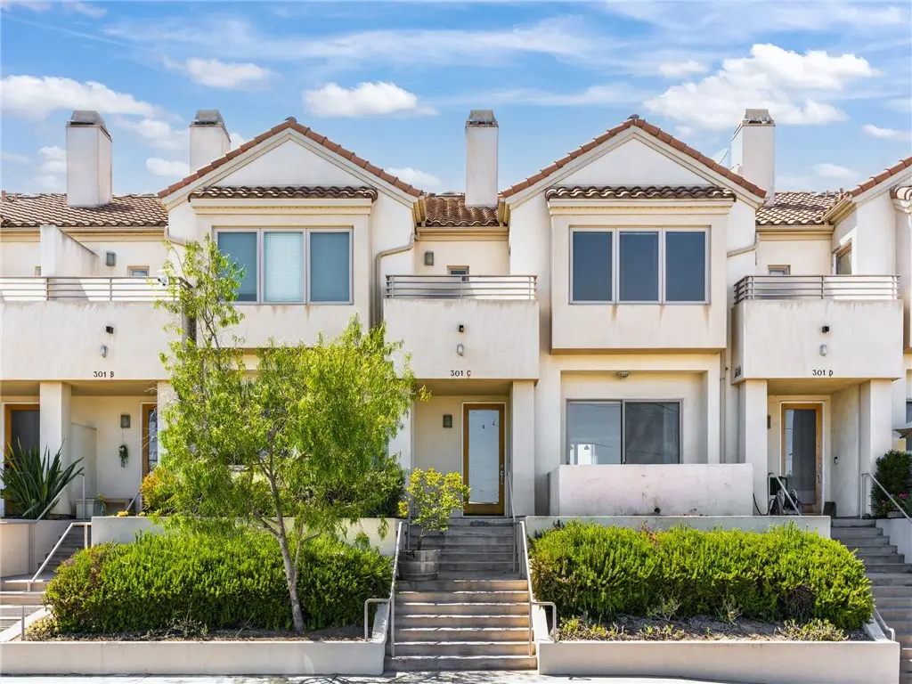 301 Kansas C, El Segundo, CA — listing photo 1