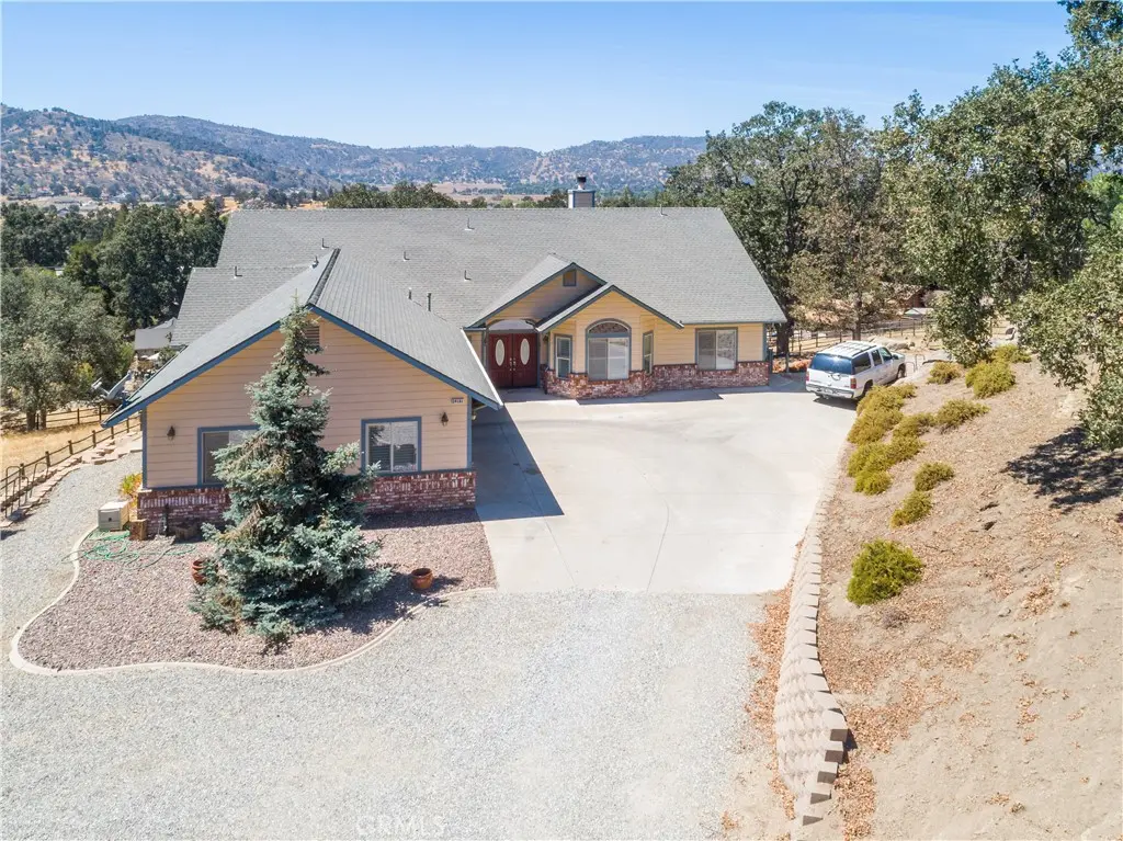 24181 Martingale, Tehachapi, CA — listing photo 1