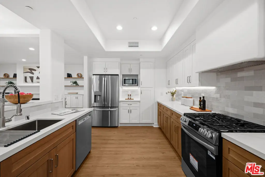 11115 Acama Street 104, Studio City, CA — listing photo 1
