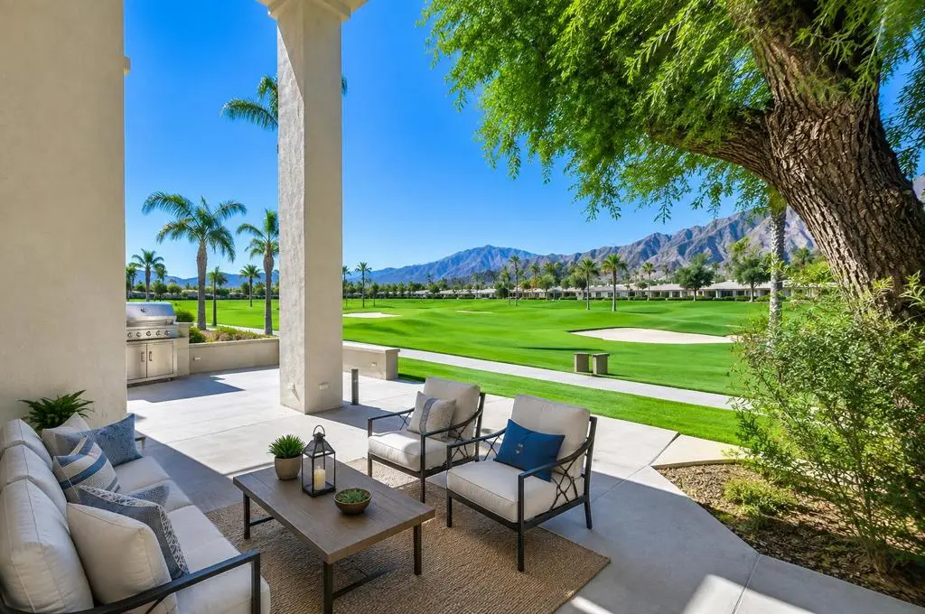 Condominium for sale at 54539 Shoal Creek, La Quinta, CA featuring 2 beds and 3 baths