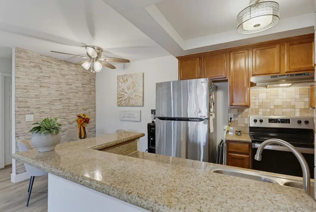 432 Edgehill Ln 3, Oceanside, CA — listing photo 1