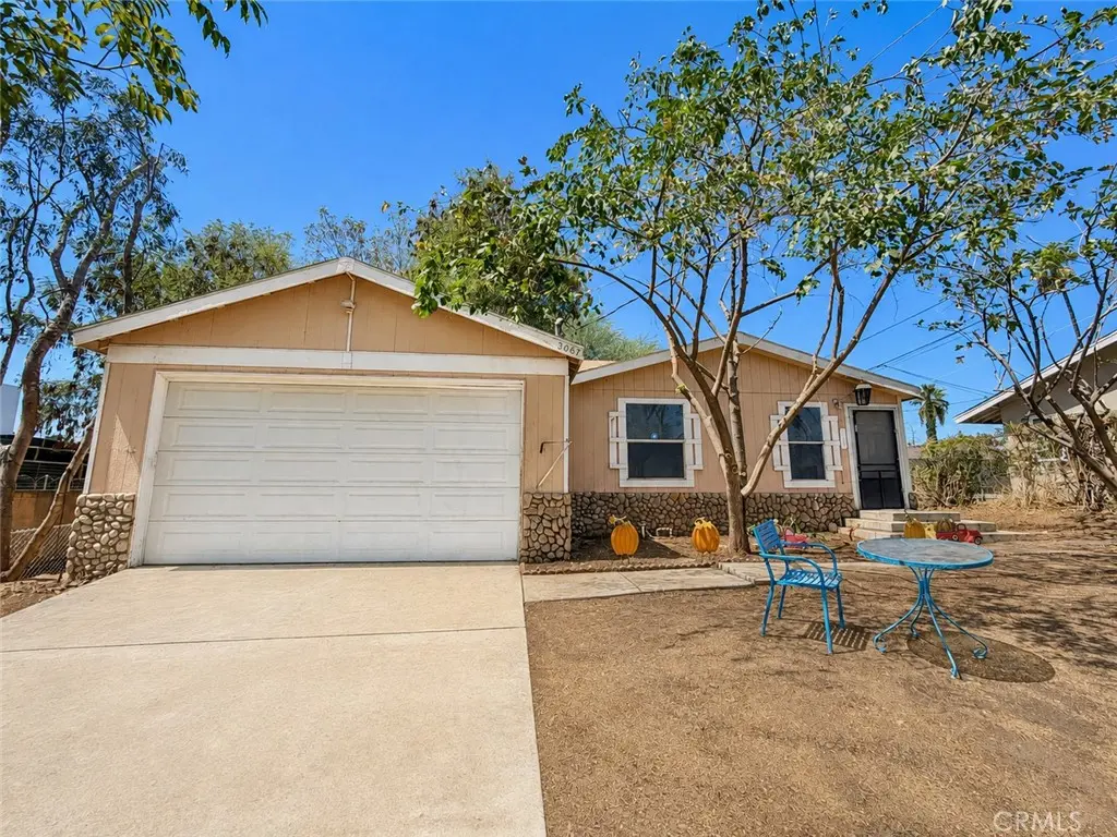 Single Family Residence for sale at 3067 Carl, Riverside, CA featuring 3 beds and 2 baths