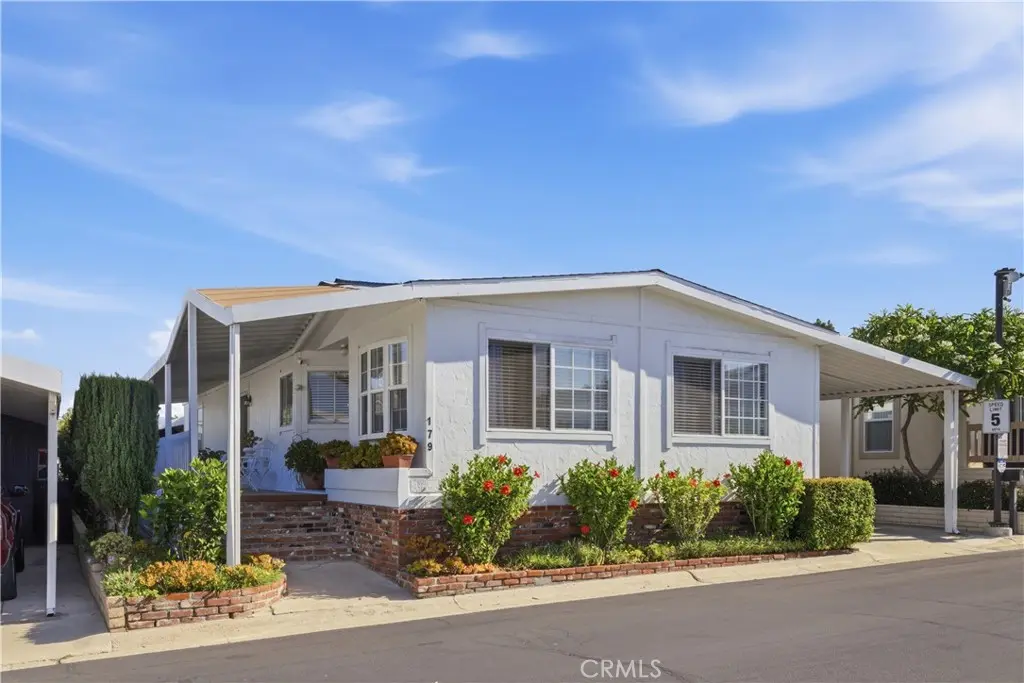 23301 Ridge Route 179, Laguna Hills, CA — listing photo 1