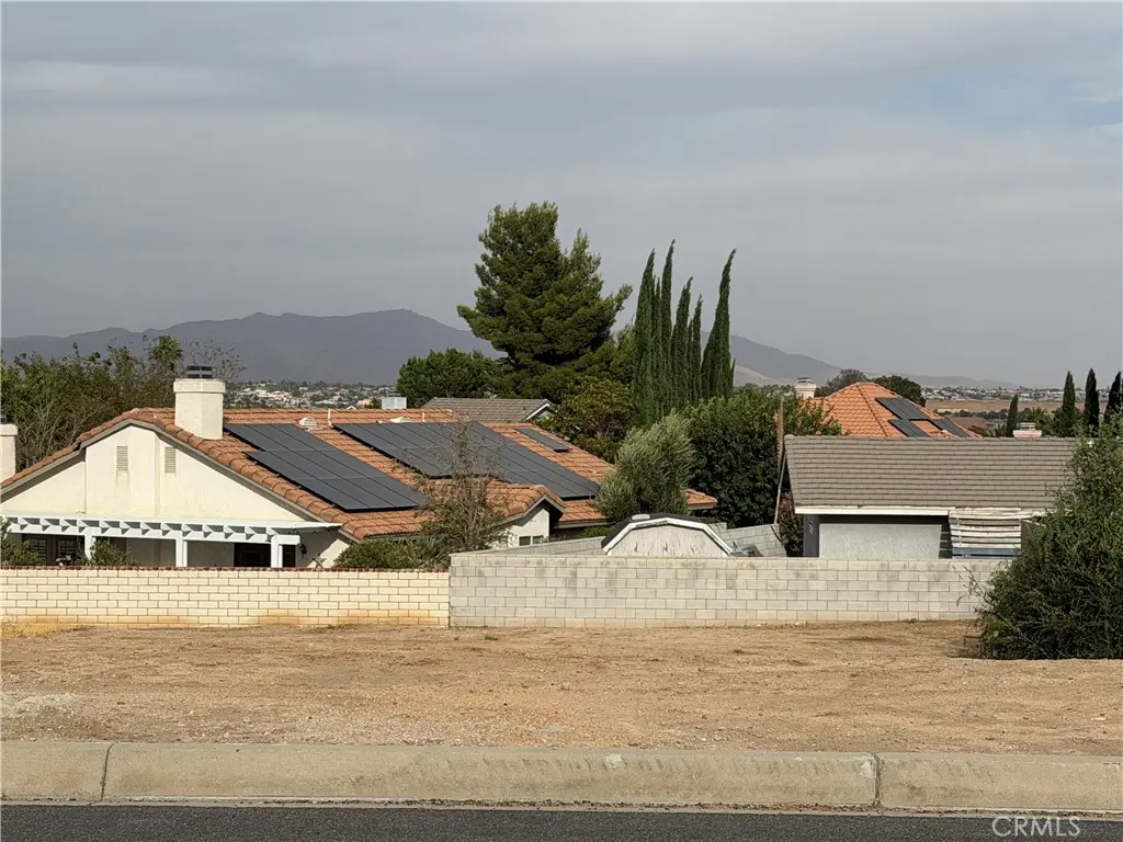 13135 Autumn Leaves, Victorville, CA — listing photo 1