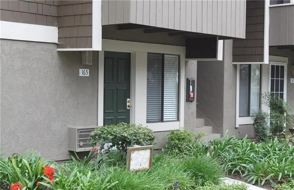 Residential Lease for rent at 165 Streamwood, Irvine, Orange County, CA featuring 1 bed and 1 bath