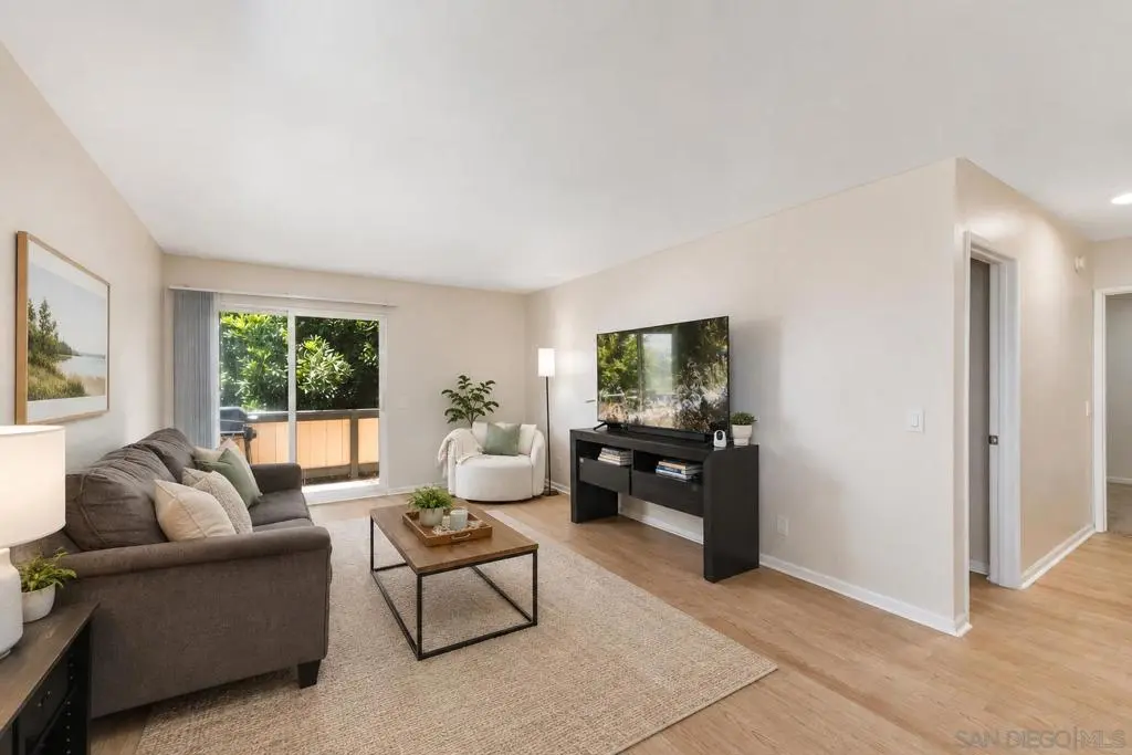 868 E Alvarado 28, Fallbrook, CA — listing photo 1