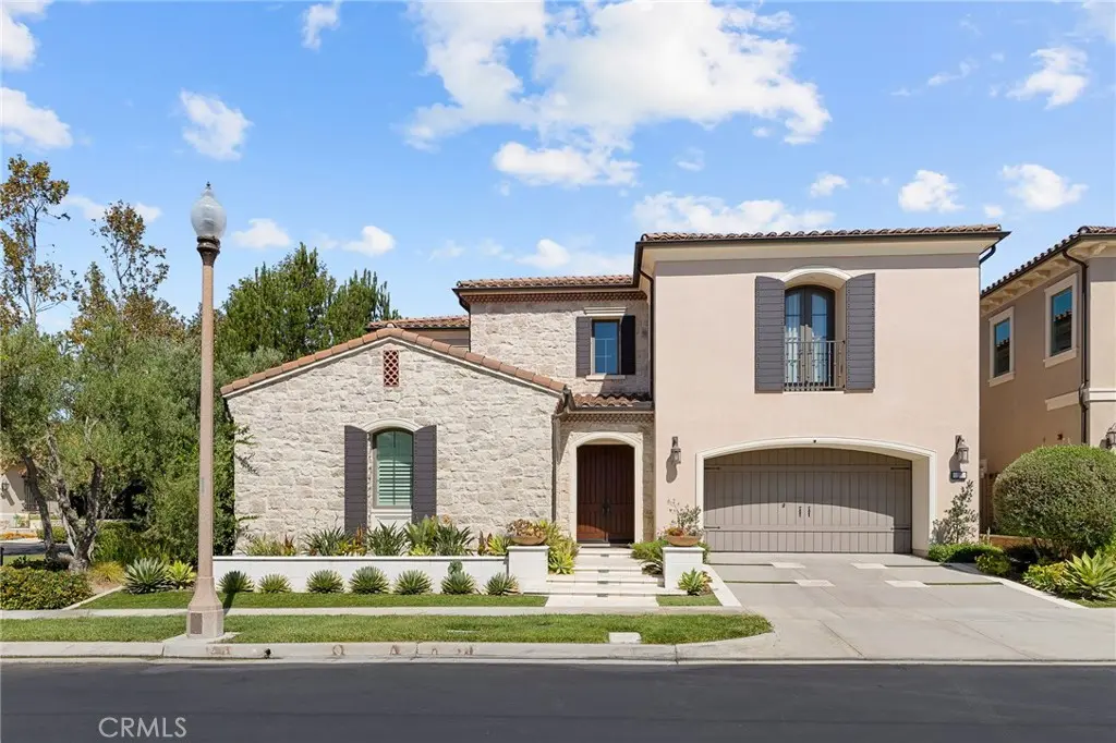 Residential Lease for rent at 113 Gentle Breeze, Irvine, Orange County, CA featuring 6 beds and 6 baths
