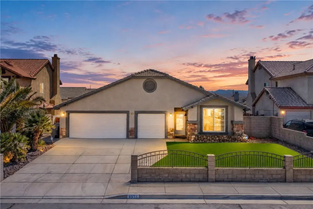 8935 Ironstone Court, Hesperia, CA — listing photo 1