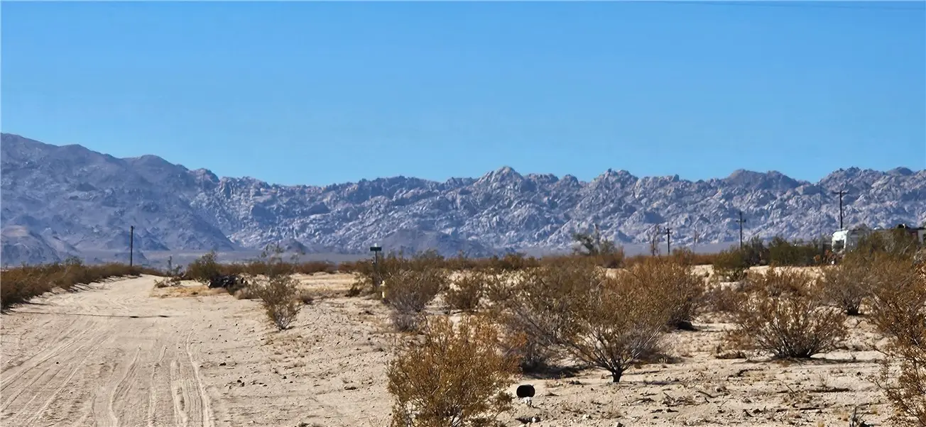 800 Breezy Lane, 29 Palms, CA — listing photo 1