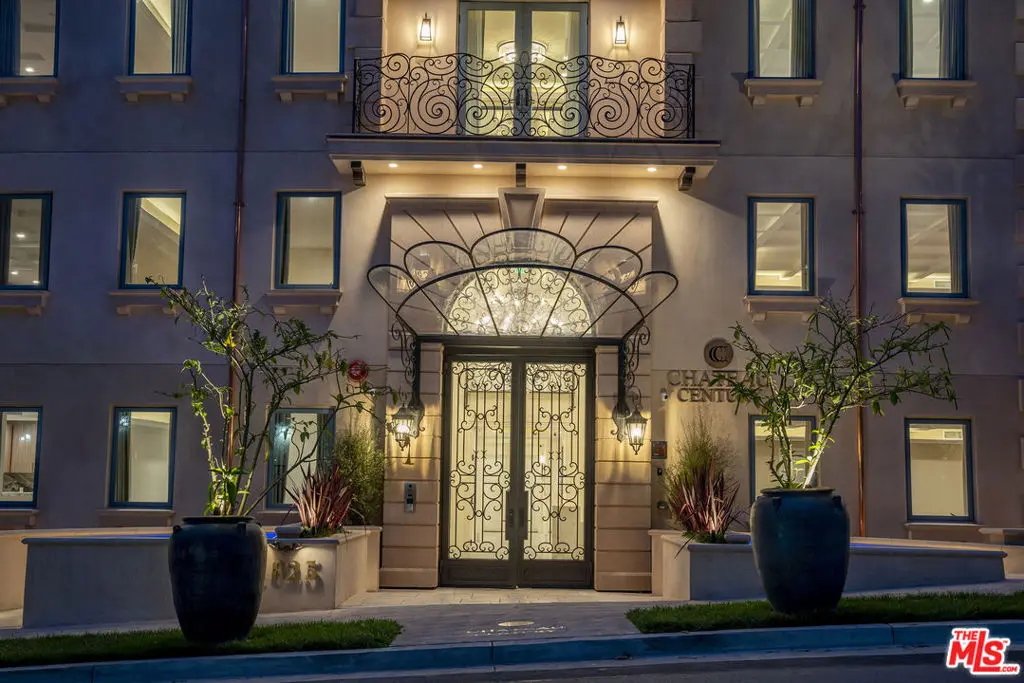 1825 Pandora Avenue 102, Los Angeles, CA — listing photo 1
