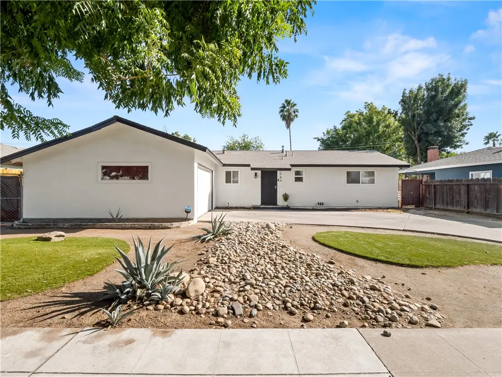 2984 E Norwich, Fresno, CA — listing photo 1